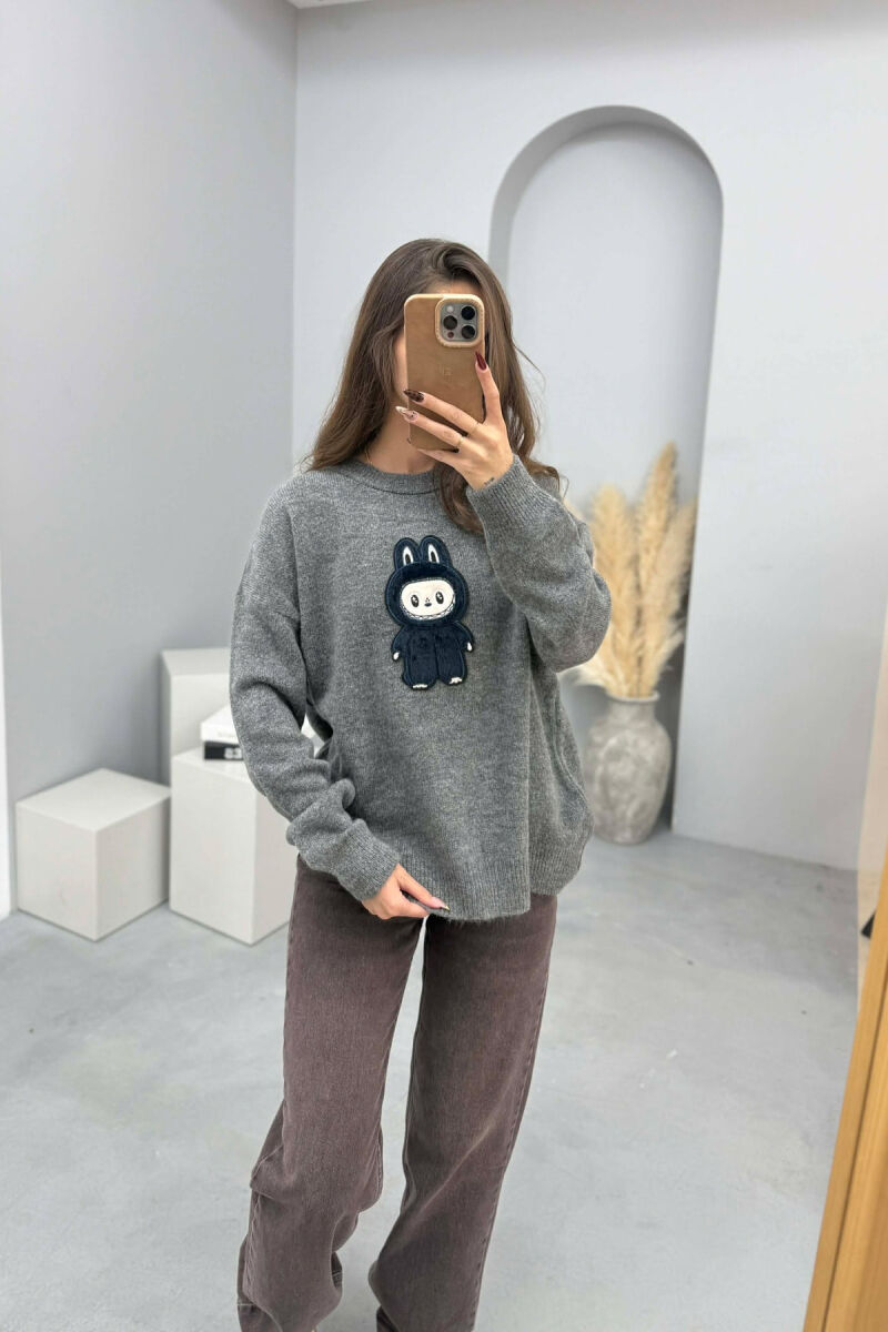 LABUBU FRONT IMAGE WOMEN SWEATER GREY/GRI - 1