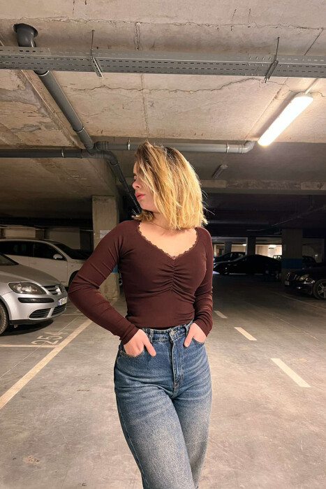 LACE DETAIL WOMEN SWEATSHIRT IN BROWN COLOR - 2