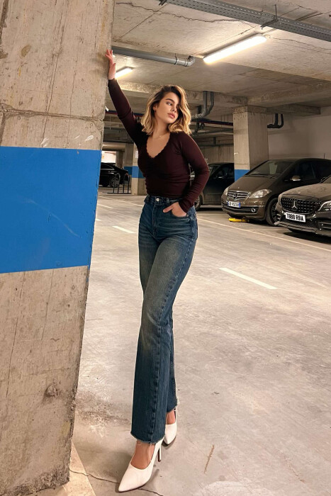 LACE DETAIL WOMEN SWEATSHIRT IN BROWN COLOR - 4