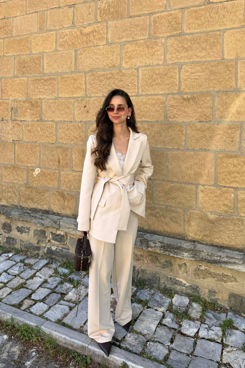 LACING DETAIL CLASSIC JACKET + TROUSERS WOMAN SET CREAM/KREM - 1