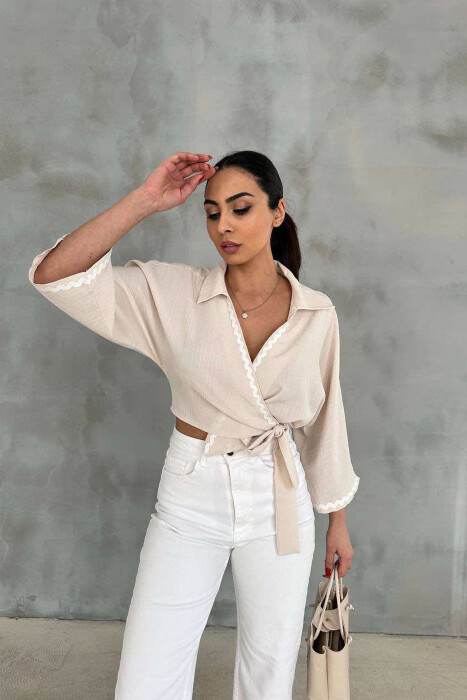 LACING DETAIL CROPPED WOMEN SHIRT CREAM/KREM 