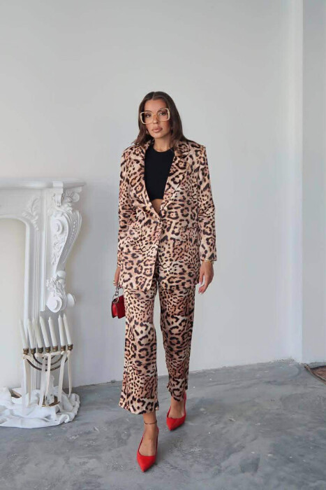 LEO DESIGN JACKET+TROUSERS WOMEN SET LEO/LEOPARD - KLAUDIO FASHION