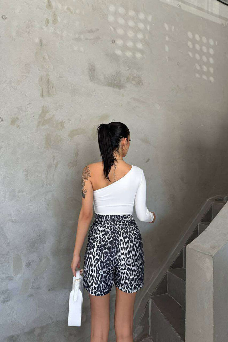 LEO PRINT WIDE LEG WOMEN SHORTS WHITE-BLACK/BAZE - 4