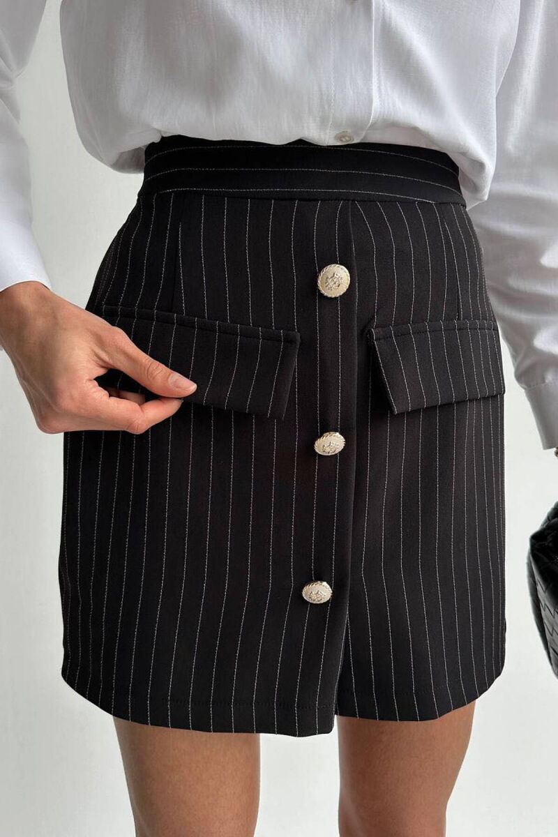LINES BUTTONS SKORTS BLACK/ E ZEZE - 1
