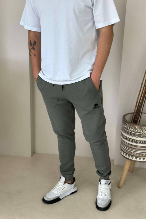 LITTLE WRITTINGS MEN SWEATPANTS IN GREEN COLOR - 4