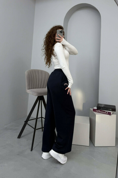 LITTLE WRITTINGS SIMPLE WOMEN SWEATPANTS DARK BLUE/BEE - 2