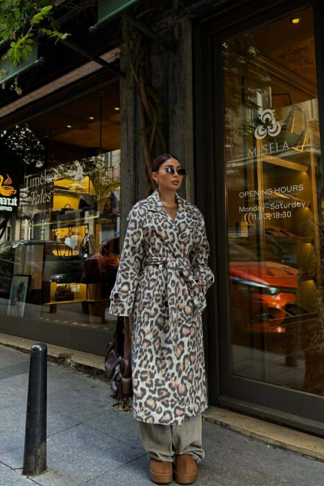 PALLTO E GJATE ME DETAJIN E RRIPIT PER FEMRA ME DIZAJN LEOPARD - KLAUDIO FASHION