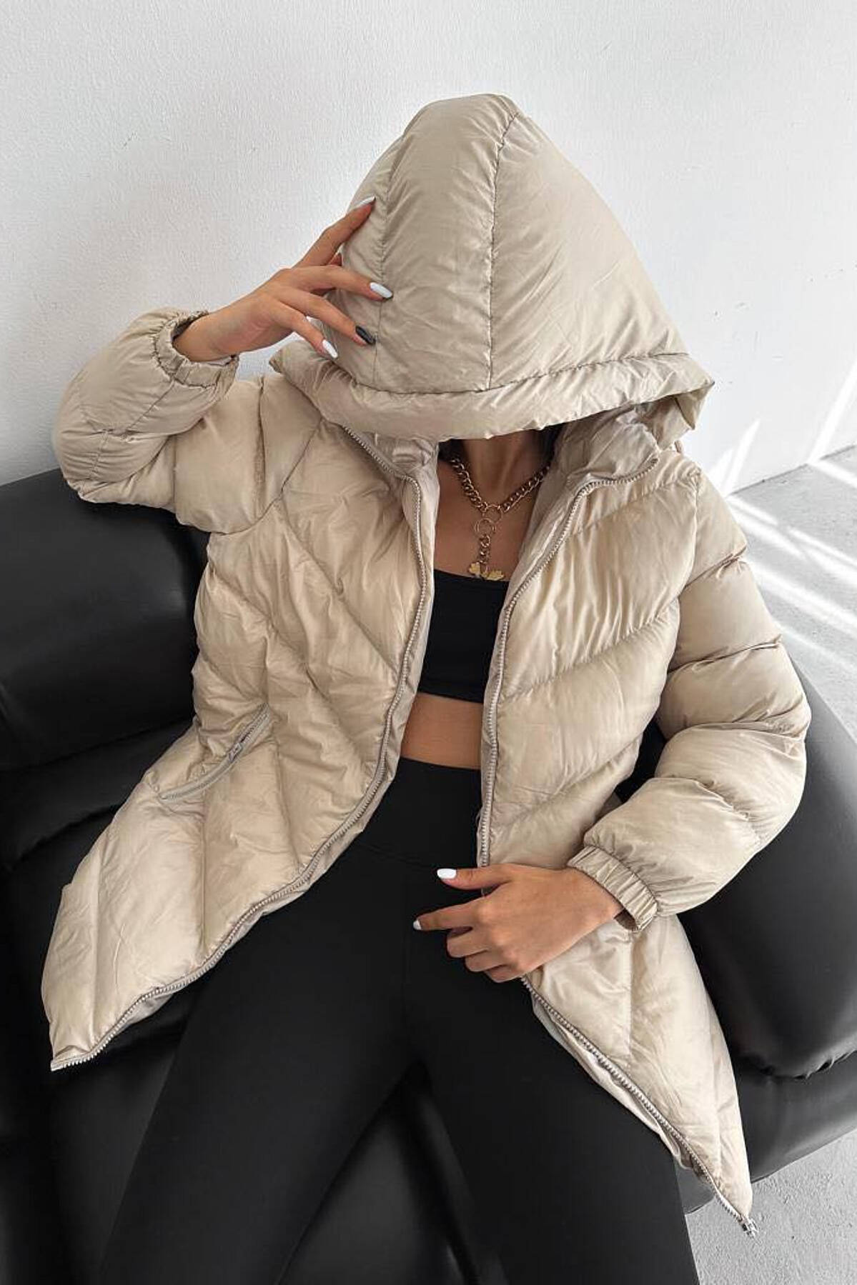 MIDI HOOD ZIPPER WOMAN PUFFER JACKET BEIGE BEZHE PUFFER JACKET KLAUDIO FASHION NO 9486