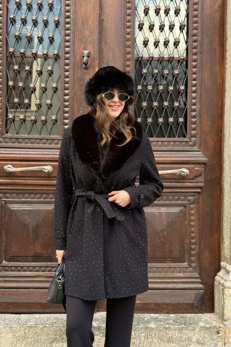 NECK FAUX FUR & STONES DETAILS WOMEN COAT BLACK/ E ZEZE - KLAUDIO FASHION