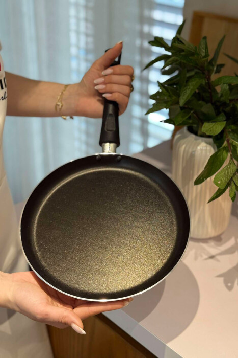 NON STICK CREPE PAN 25 CM BLACK/ E ZEZE - KLAUDIO FASHION