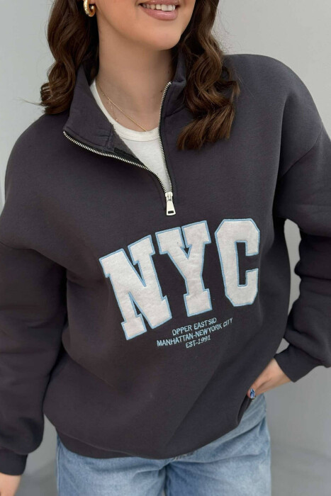 NYC WRITTING FLUFFY WOMEN SWEATSHIRT IN DARK GREY COLOR - 6