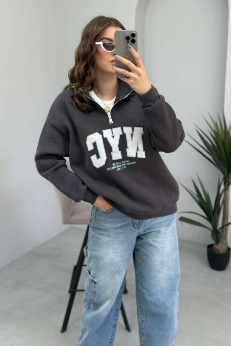 NYC WRITTING FLUFFY WOMEN SWEATSHIRT IN DARK GREY COLOR - 8