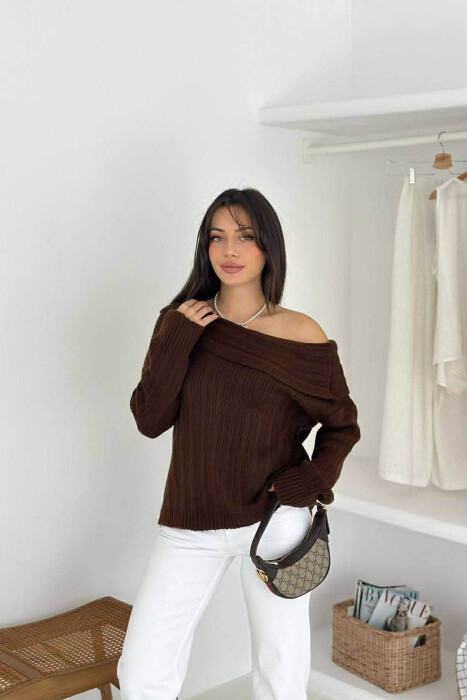 OFF SHOULDERS ONE COLOR WOMEN SWEATER BROWN/KAFE - 2