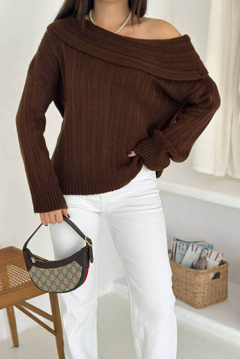 OFF SHOULDERS ONE COLOR WOMEN SWEATER BROWN/KAFE - 3