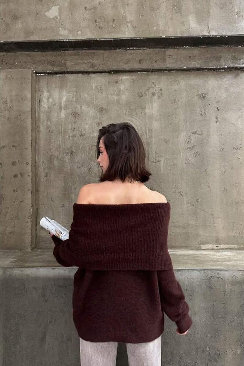 OFF SHOULDERS RHOMBUS DESIGN WOMEN SWEATER DARK BROWN/KAE - 4