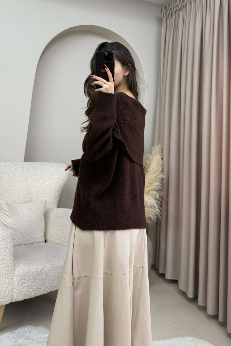 OFF SHOULDERS RHOMBUS DESIGN WOMEN SWEATER DARK BROWN/KAE - 3