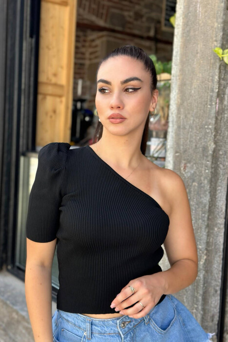 ONE ARM SIMPLE WOMAN TOP BLACK/ E ZEZE - KLAUDIO FASHION