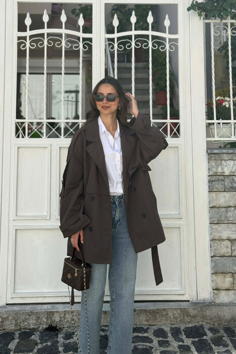 PARDESY NJE NGJYRESHE ME DETAJIN E RRIPIT PER FEMRA NE NGJYRE KAFE TE ERRET - KLAUDIO FASHION