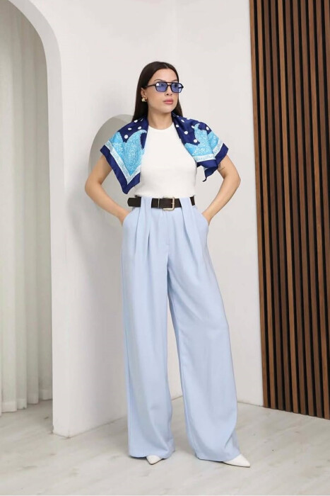 PANTALLONA ME DETAJIN E RRIPIT PER FEMRA NE NGJYRE BLU TE ZBARDHUR - KLAUDIO FASHION