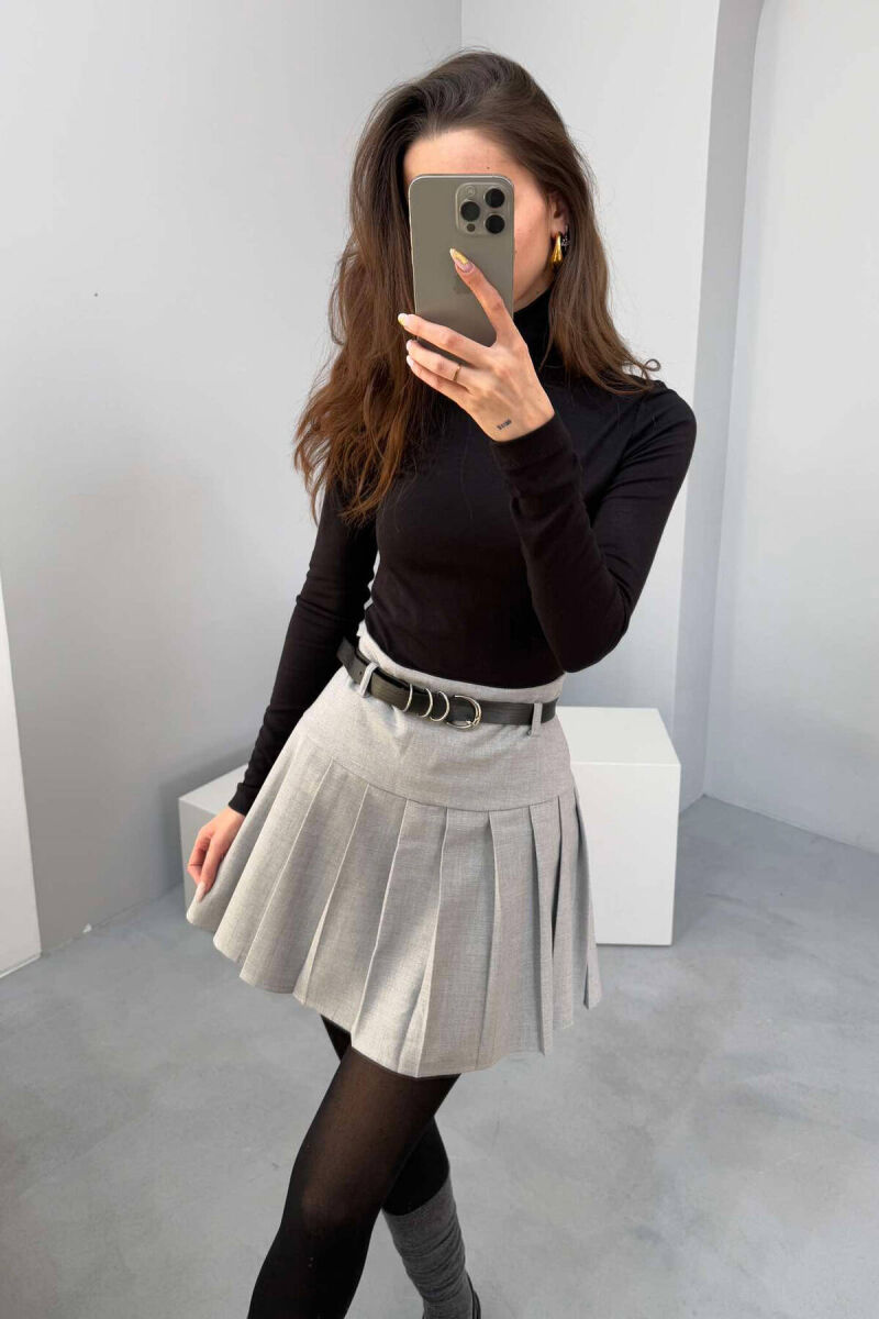 ONE COLOR BELTED WOMEN SKORT IN LIGHT GREY COLOR - 4