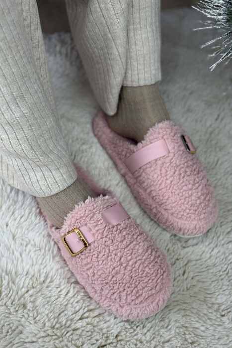 ONE COLOR BUCKLE DETAIL TEDDY WOMAN SLIPPERS POWDER/PUDER - KLAUDIO FASHION