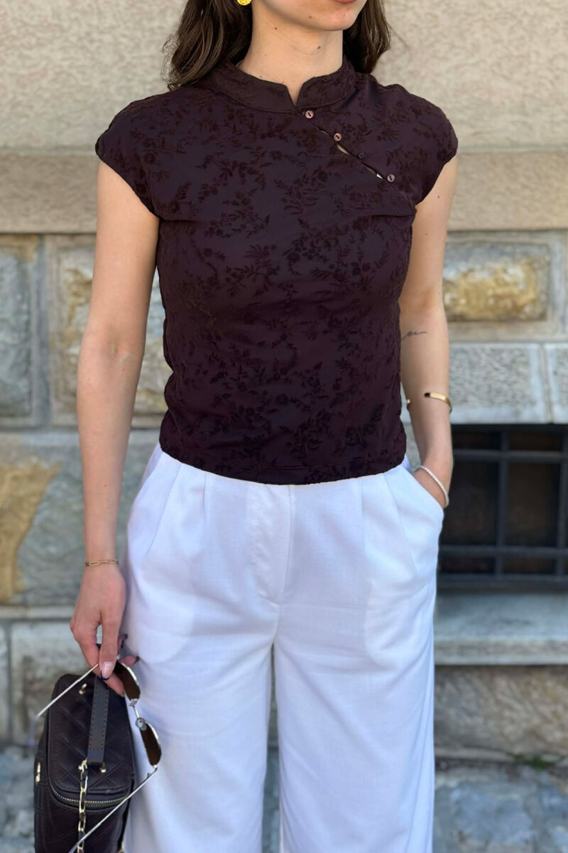 ONE COLOR BUTTON DETAILS WOMAN TANK TOP DARK BROWN/KAE - 2