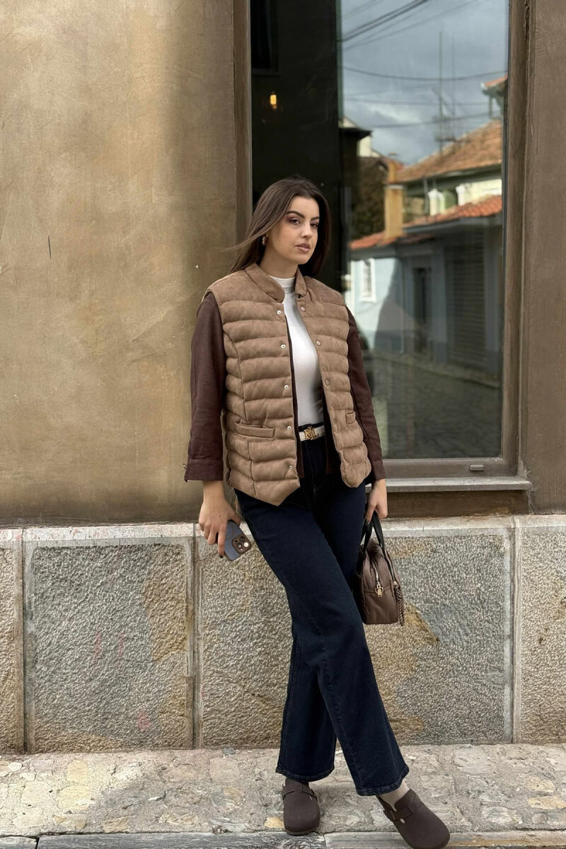 ONE COLOR BUTTON UP CHAMOIS PUFFER WOMEN VEST WITH POCKETS BEIGE/BEZHE - 1