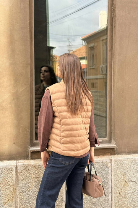 ONE COLOR BUTTON UP CHAMOIS PUFFER WOMEN VEST WITH POCKETS BEIGE/BEZHE - 6