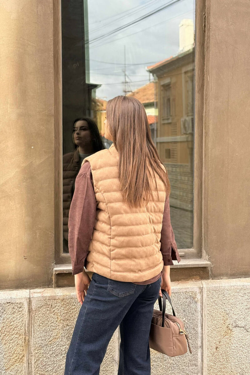 ONE COLOR BUTTON UP CHAMOIS PUFFER WOMEN VEST WITH POCKETS BEIGE/BEZHE - 6