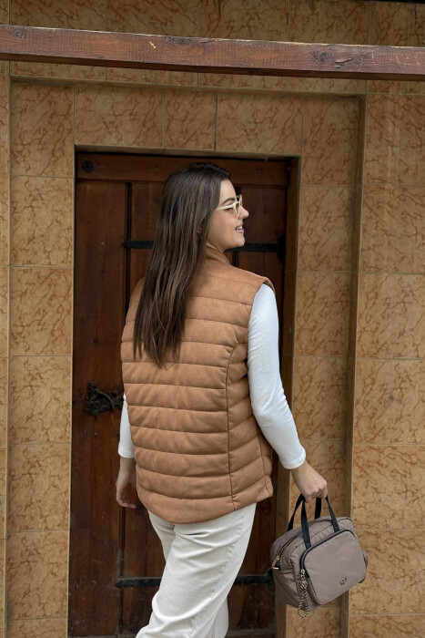 ONE COLOR BUTTON UP CHAMOIS PUFFER WOMEN VEST WITH POCKETS BROWN/KAFE - 5
