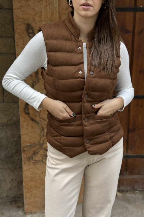 ONE COLOR BUTTON UP CHAMOIS PUFFER WOMEN VEST WITH POCKETS DARK BROWN/KAE - KLAUDIO FASHION