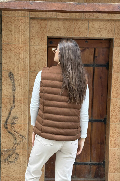 ONE COLOR BUTTON UP CHAMOIS PUFFER WOMEN VEST WITH POCKETS DARK BROWN/KAE - 4