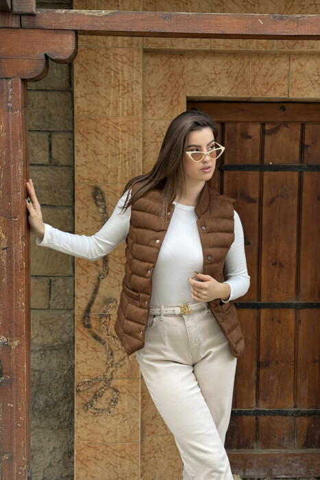 ONE COLOR BUTTON UP CHAMOIS PUFFER WOMEN VEST WITH POCKETS DARK BROWN/KAE - 5