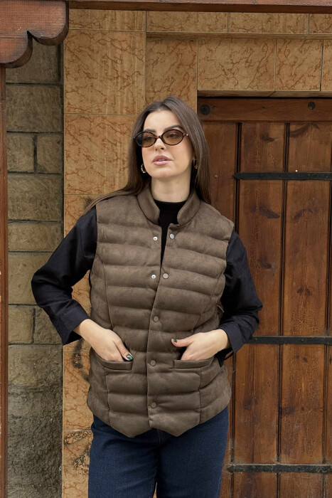 ONE COLOR BUTTON UP CHAMOIS PUFFER WOMEN VEST WITH POCKETS DARK GREEN/JEE - 4