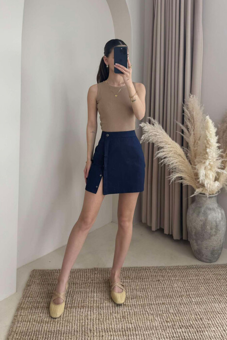 ONE COLOR BUTTONED SHORT WOMEN SKIRT DARK BLUE/BEE 