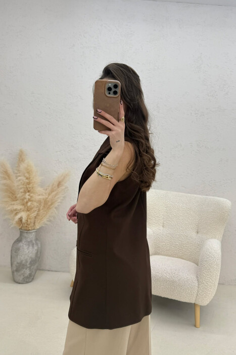 ONE COLOR BUTTONED WOMAN VEST BROWN/KAFE - 2