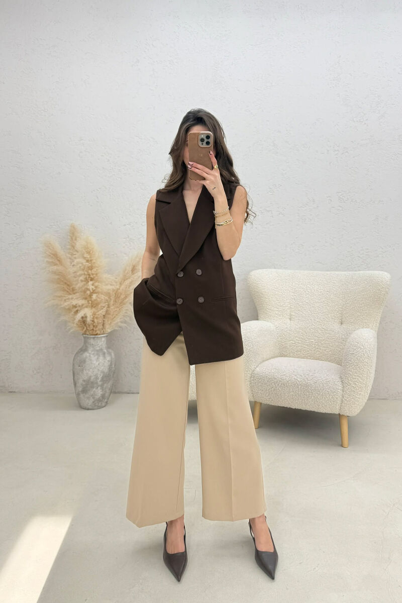 ONE COLOR BUTTONED WOMAN VEST BROWN/KAFE - 5