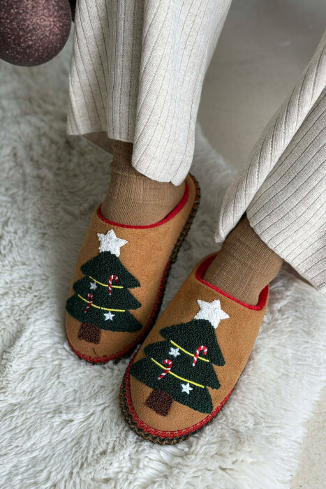 ONE COLOR CHRISTMAS TREE WOMAN SLIPPERS BROWN/KAFE - KLAUDIO FASHION