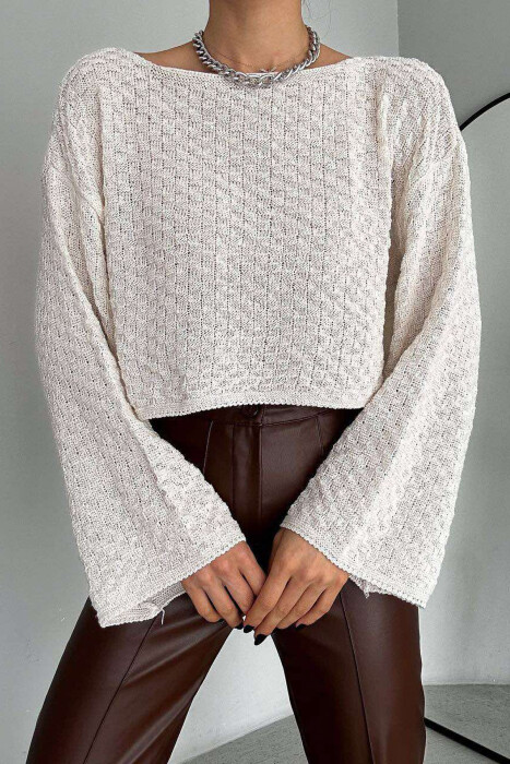 CROPPED KNITTED WOMEN SWEATER IN CREAM COLOR 