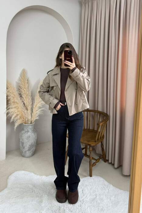 XHAKETE E SHKURTER NJE NGJYRESHE PER FEMRA NE NGJYRE BEZHE TE ERRET - KLAUDIO FASHION