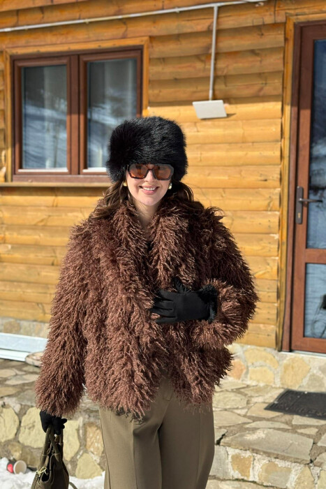 PALLTO NJE NGJYRSHE PELLUSHI PER FEMRA NE NGJYRE KAFE 