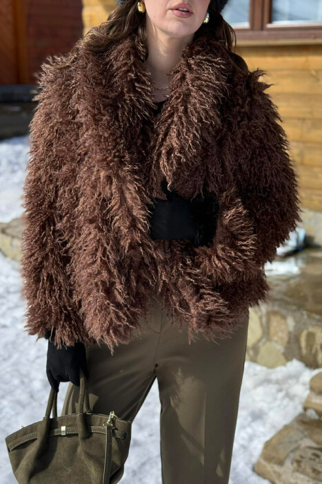 ONE COLOR CURLY FAUX FUR WOMAN COAT BROWN/KAFE - 6