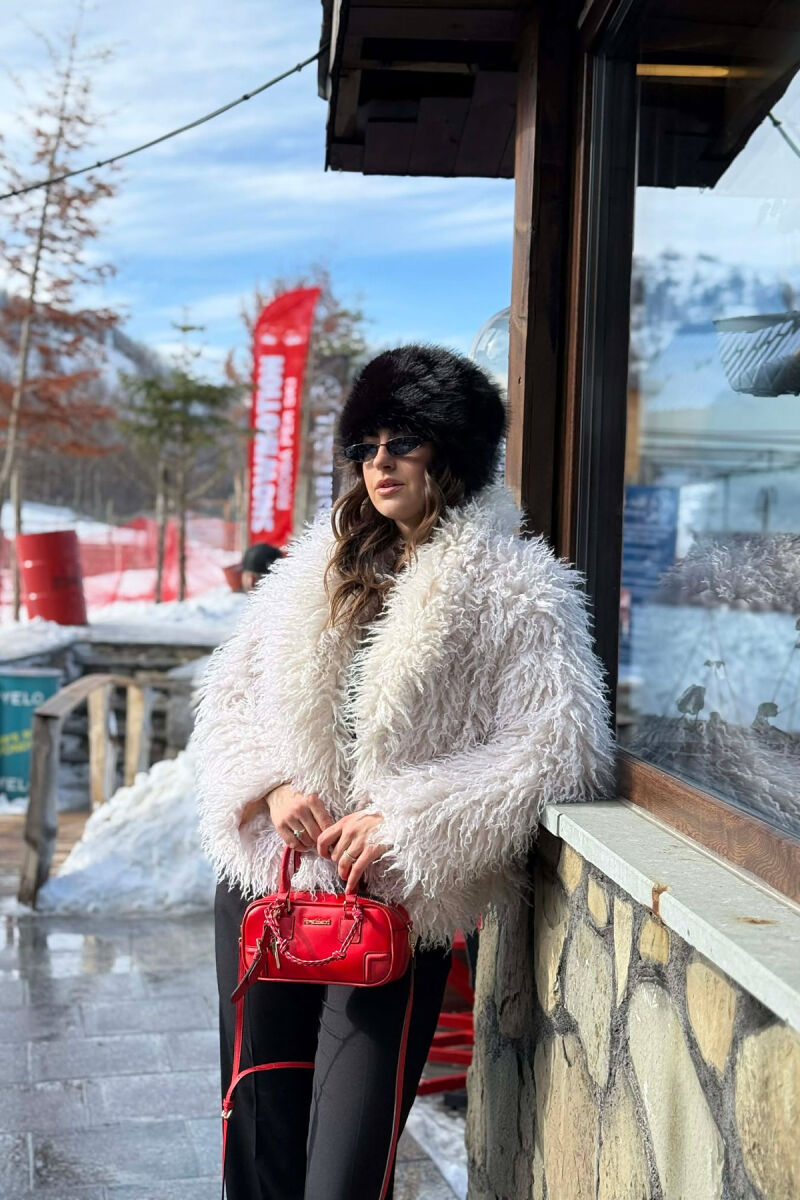 ONE COLOR CURLY FAUX FUR WOMAN COAT CREAM/KREM - 1