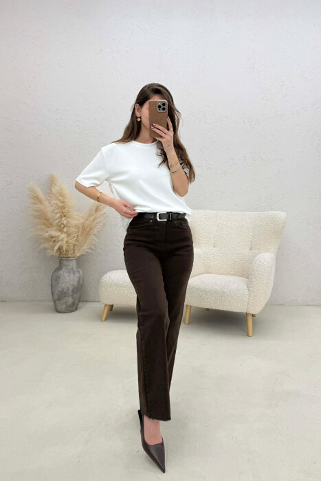 ONE COLOR CUT OFF EDGES BELT DETAIL WOMEN JEANS BROWN/KAFE - KLAUDIO FASHION