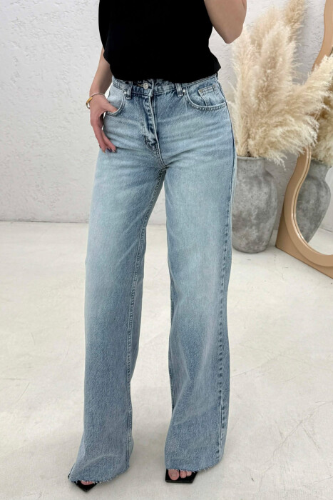 ONE COLOR CUT OFF EDGES WOMAN JEANS LIGHTBLUE/BZ - 5