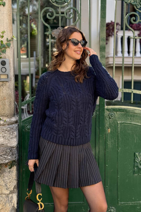 ONE COLOR DESIGN WOMAN SWEATER DARK BLUE/BEE - 2