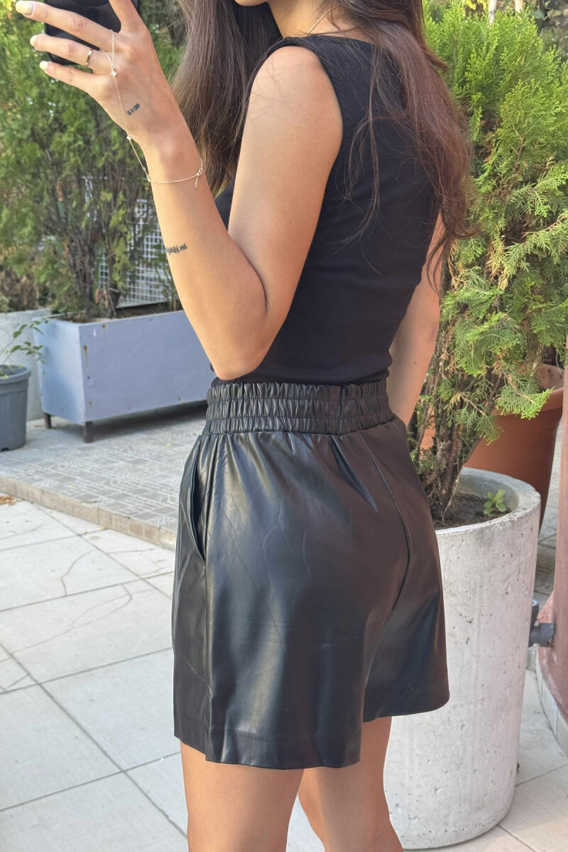 ONE COLOR ELASTIC WAIST WOMEN SHORT PANTS BLACK/ E ZEZE - 15