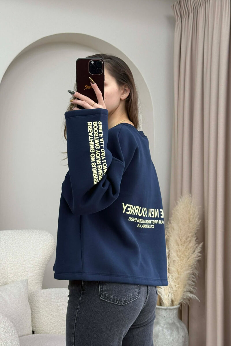 ONE COLOR FLUFFY BACK WRITTINGS WOMEN SWEATSHIRT DARK BLUE/BEE - 4