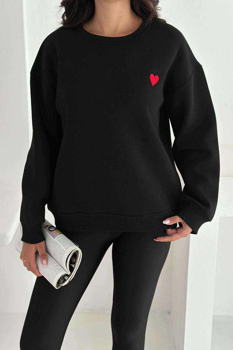 ONE COLOR FLUFFY HEART LOGO WOMEN SWEATSHIRT BLACK/ E ZEZE - 1