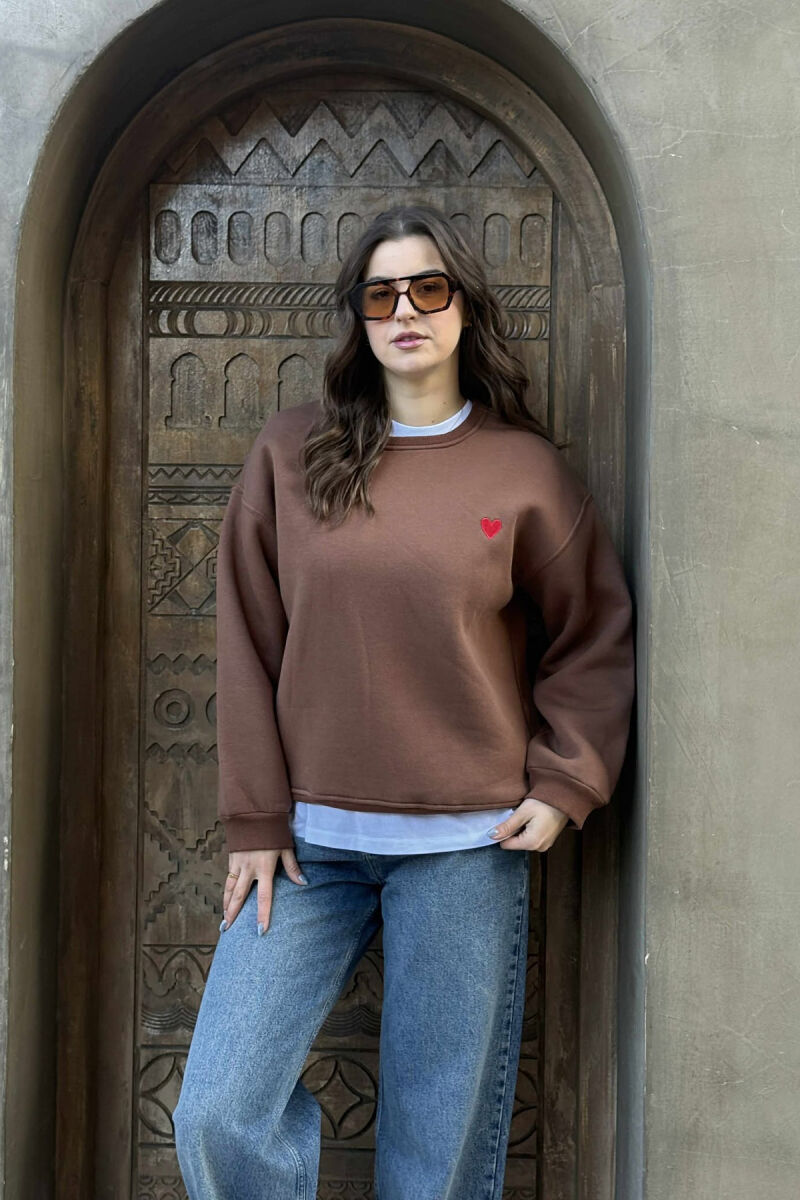 ONE COLOR FLUFFY HEART LOGO WOMEN SWEATSHIRT BROWN/KAFE - 1